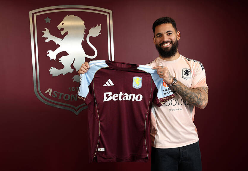 Астон Вілла повернула півзахисника збірної Бразилії