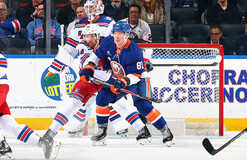 НХЛ: Айлендерс победили Рейнджерс, Коламбус обыграл Филадельфию НХЛ: Айлендерс победили Рейнджерс, Коламбус обыграл Филадельфию