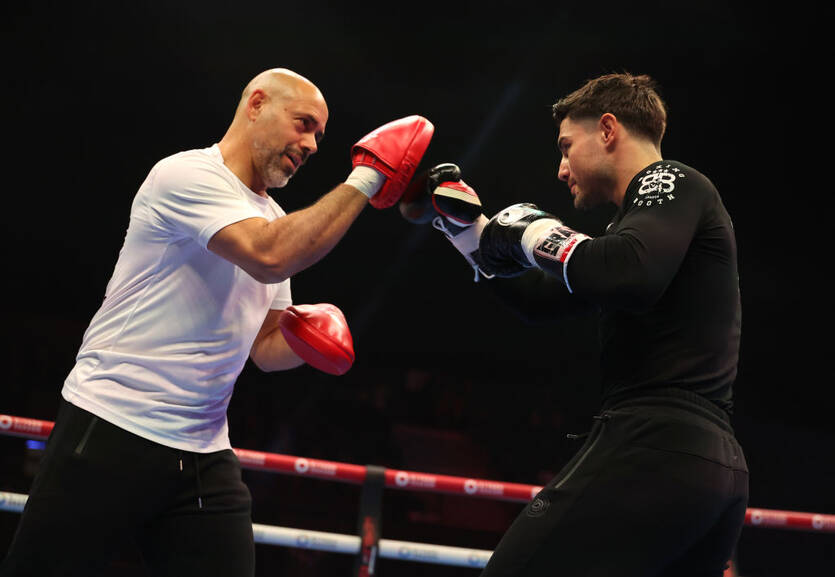 Адам Бут із Джошом Келлі / Getty Images