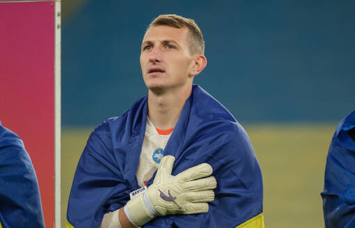 Вратарь сборной Украины в свой день рождения во второй раз стал отцом