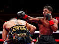 "Я же говорил, что я лучший в мире": Шакур оценил уверенную победу над Теофимо