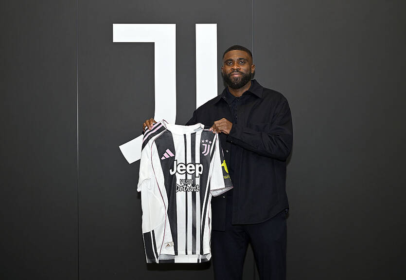 Ювентус оформил трансфер Бога