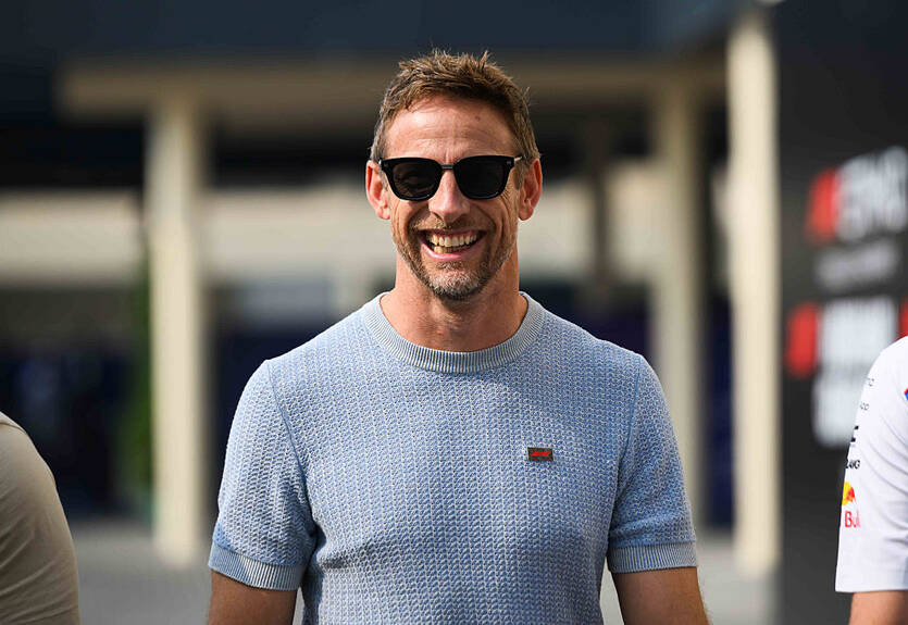 Чемпион мира-2009 стал послом Астон Мартин