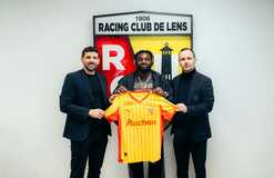 Сен-Максимен вернулся во Францию