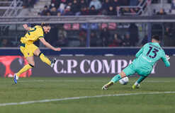 Мілан впевнено переграв Болонью