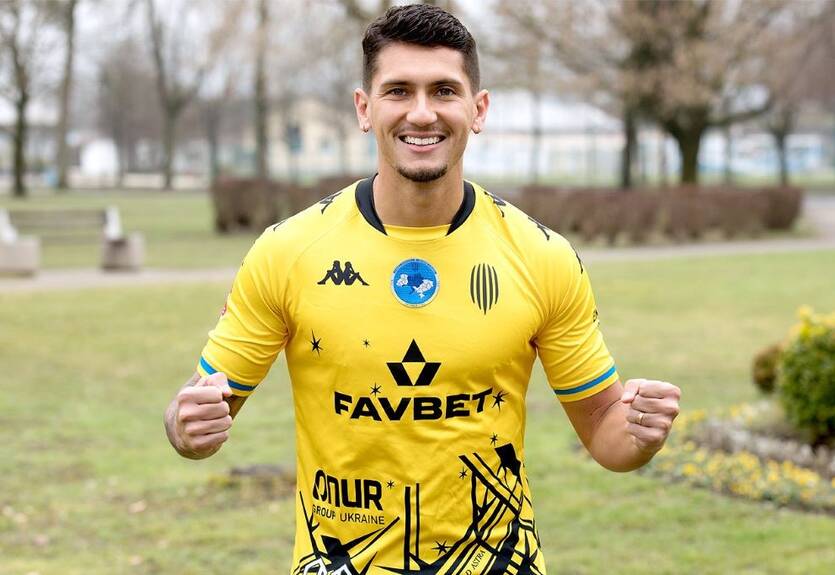 Рух подписал легионера Карпат Рух подписал легионера Карпат