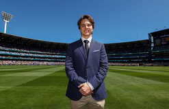 Пілот Макларен показав шолом для нового сезону