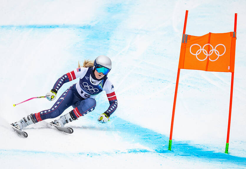 Олімпійська чемпіонка впала на швидкісному спуску та була евакуйована з траси