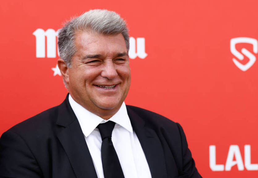 Лапорта покинул пост президента Барселоны