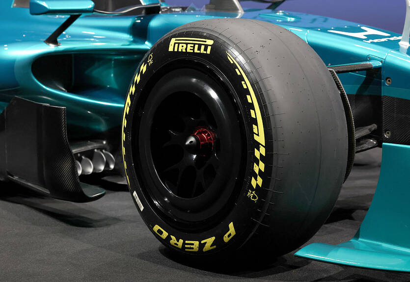 Астон Мартин показал новую ливрею