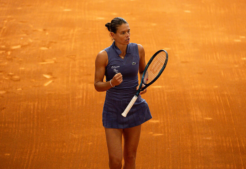 Подрез уверенно проходит во второй круг ITF W50