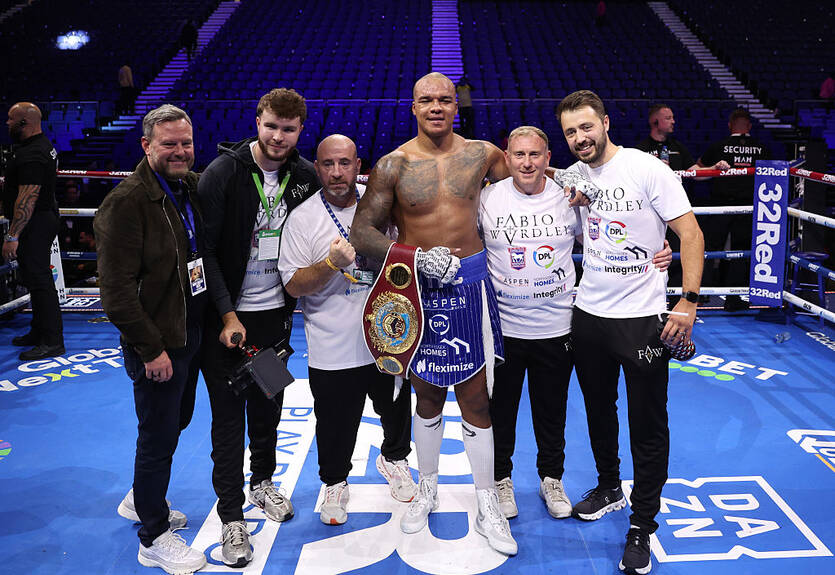 "Я не уклоняюсь от вызова": Уордли намекнул на Усика перед боем с Дюбуа