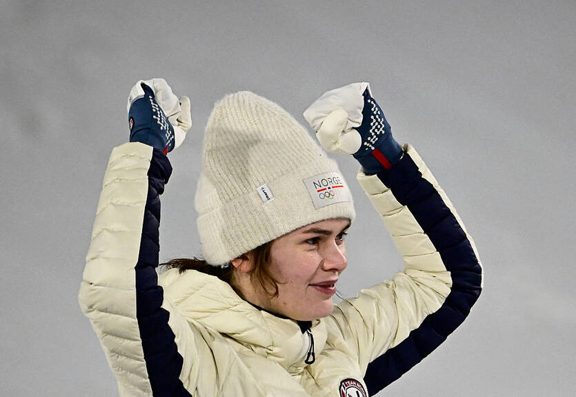 Стрьом виграла "золото" в стрибках із великого трампліна