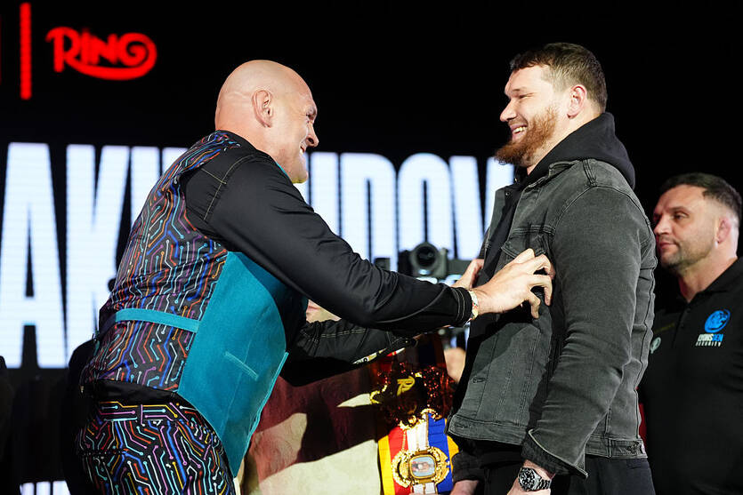 Тайсон Фьюри и Арсланбек Махмудов / Getty Images