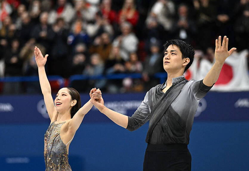 Міура та Кіхара несподівано взяли "золото" в парному катанні