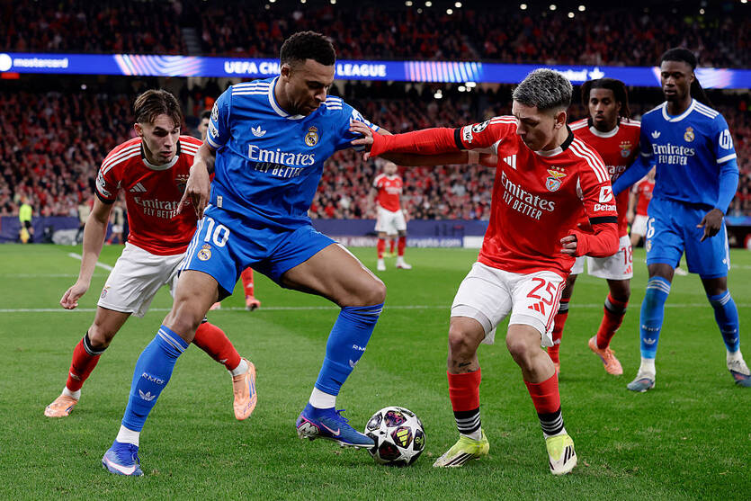 Мбаппе проти Престіанні / Getty Images