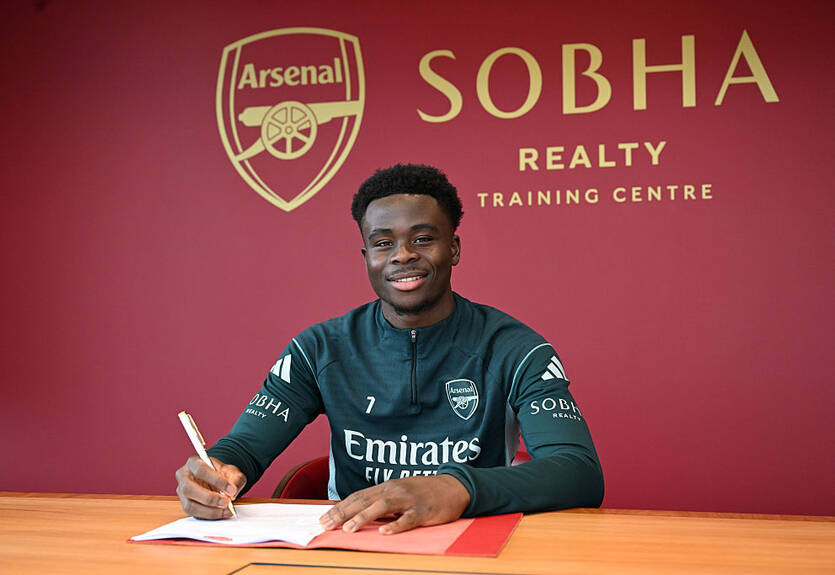 Арсенал офіційно пролонгував лідера команди