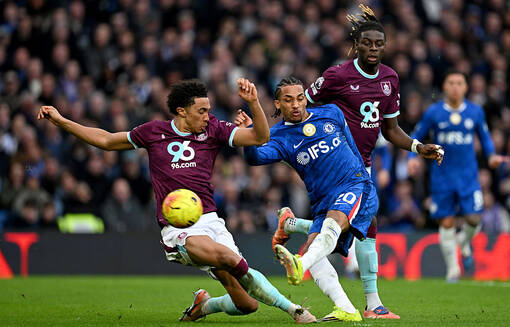 Челси в меньшинстве не удержал победу над аутсайдером АПЛ