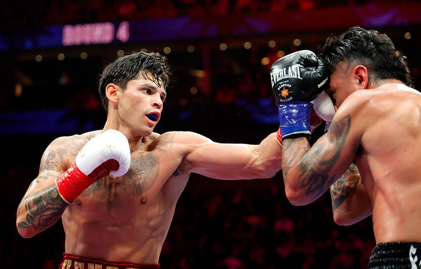 Гарсия одолел Барриоса / Getty Images