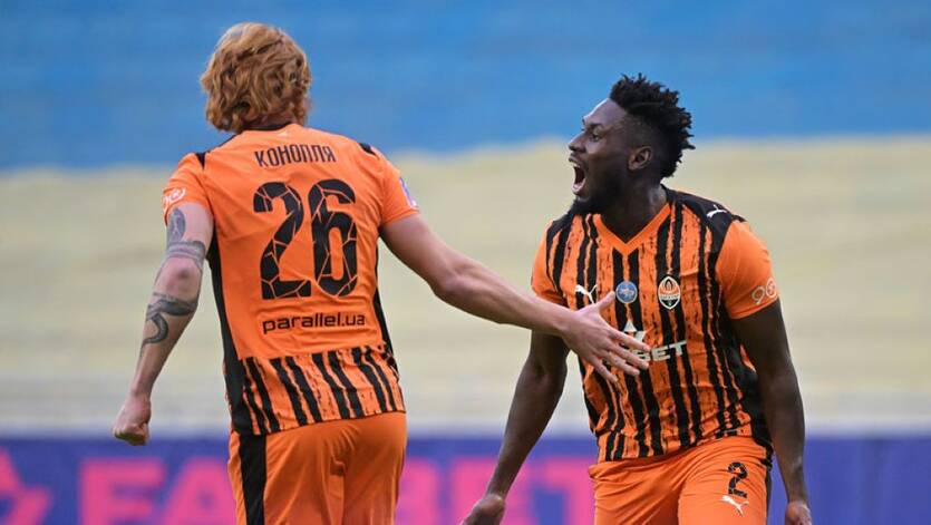 Лассина Траоре (справа) / ФК Шахтер
