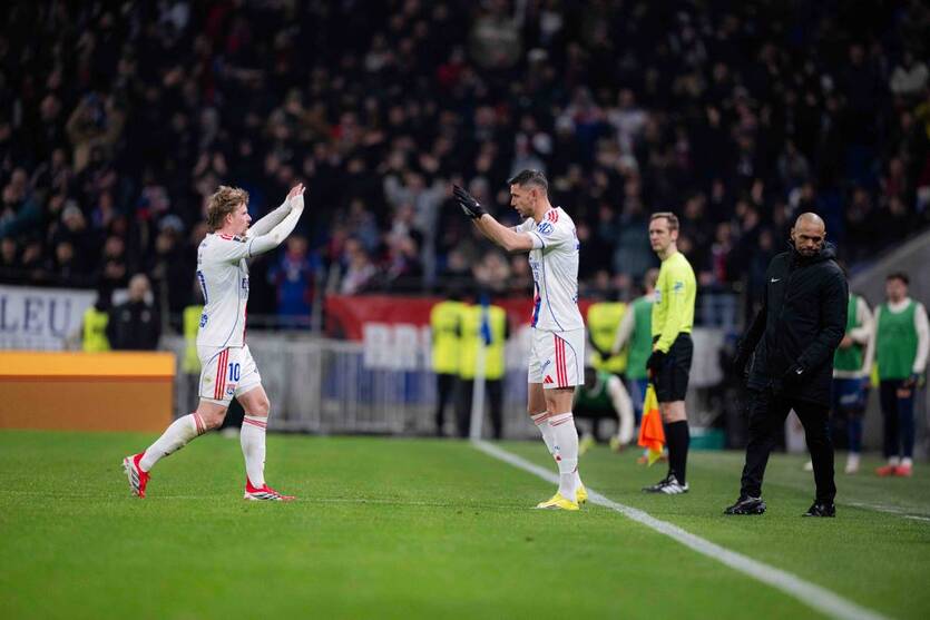 Роман Яремчук (справа) / ФК Лион