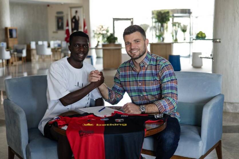 Давид Нийо (слева) / НК Верес