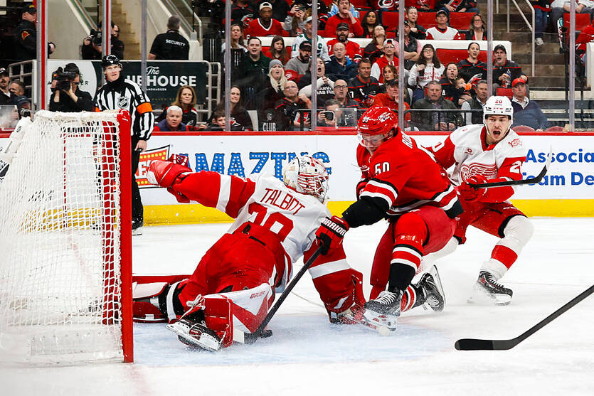 Кароліна обіграла Детройт / Getty Images