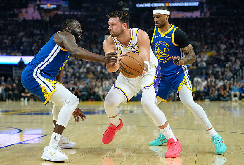 Лейкерс победили Голден Стэйт / Getty Images