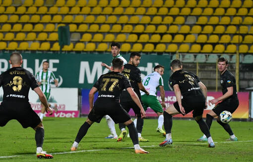 Колос обыграл Карпаты в матче с двумя нереализованными пенальти