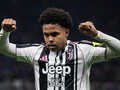 Ювентус продлил контракт с ключевым полузащитником