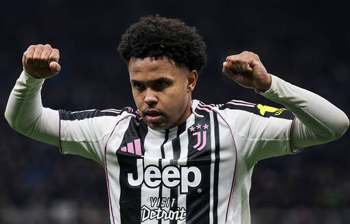 Ювентус продлил контракт с ключевым полузащитником