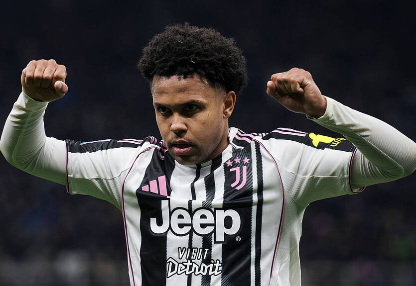 Ювентус продлил контракт с ключевым полузащитником