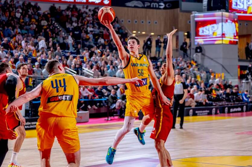 Україна програла Іспанії / FIBA