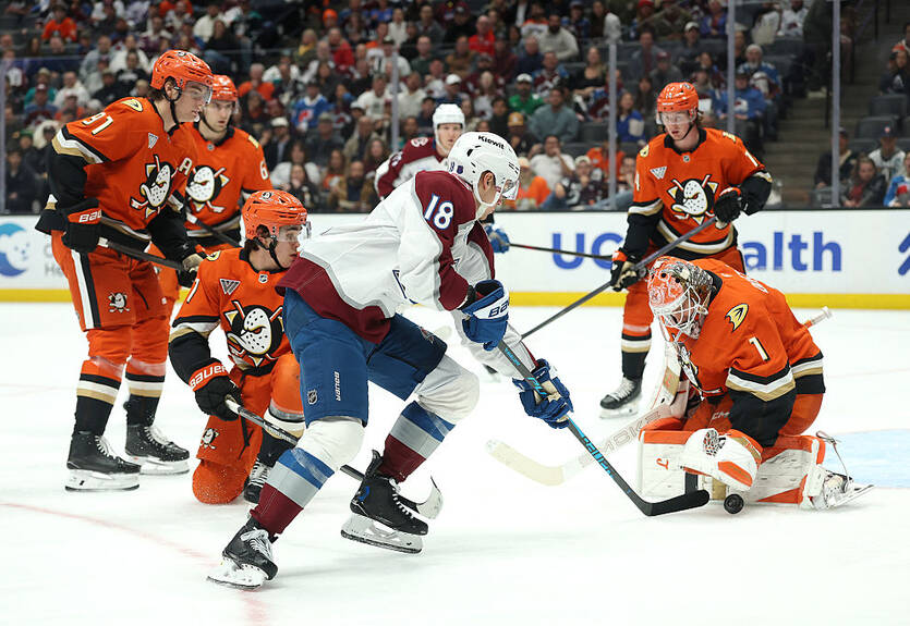 НХЛ: Даллас разгромил Калгари, Колорадо обыграл Анахайм, победы Баффало, Бостона и Миннесоты