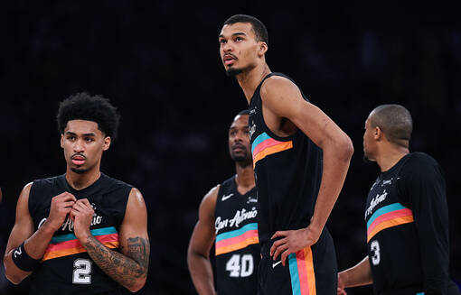 Три главные награды месяца отправились в Сан-Антонио Три главные награды месяца отправились в Сан-Антонио