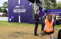 ФИА отменила обычные ограничения на работу команд перед первым этапом