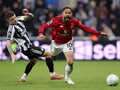Манчестер Юнайтед уступил Ньюкаслу, играя тайм в большинстве