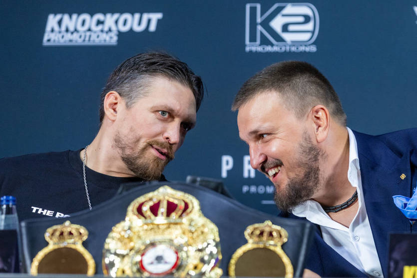 Олександр Усик та Олександр Красюк / Getty Images