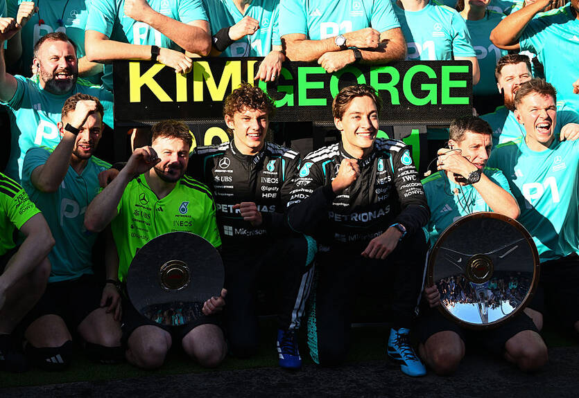 Мерседес оформил первый за полвека дубль без Хэмилтона