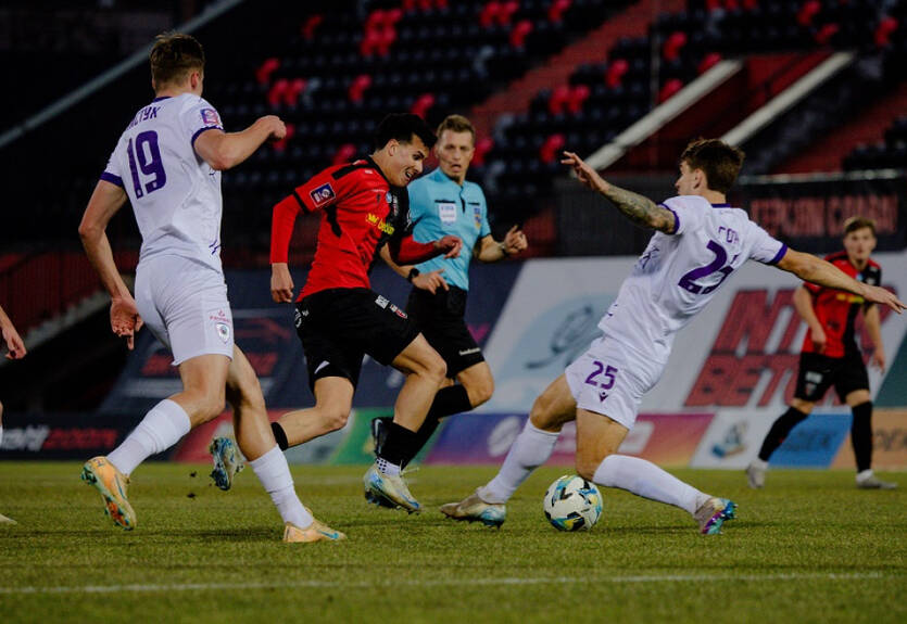 ЛНЗ нанес разгромное поражение Вересу