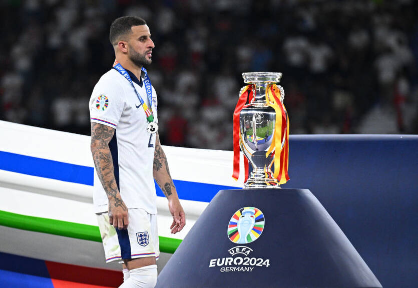 Именитый защитник объявил о завершении карьеры в сборной Англии