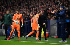 Тоттенхэм сменил голкипера в матче с Атлетико после 17 минут и трех пропущенных