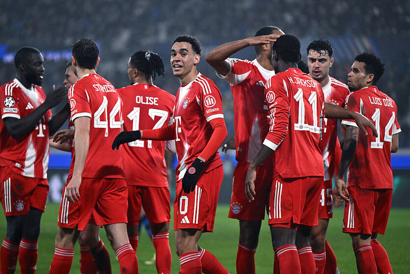 Баварія розгромила Аталанту / Getty Images