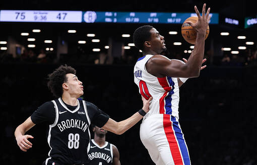 НБА: Сан-Антонио обыграл Бостон, Детройт разгромил Бруклин