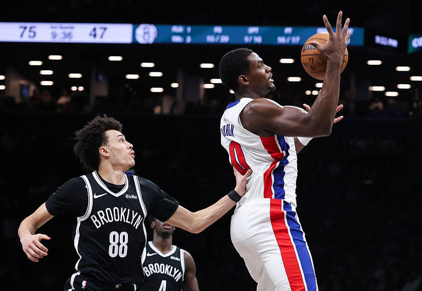 НБА: Сан-Антонио обыграл Бостон, Детройт разгромил Бруклин