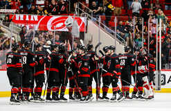 НХЛ: Тампа поступилася Коламбусу, Кароліна перемогла Піттсбург