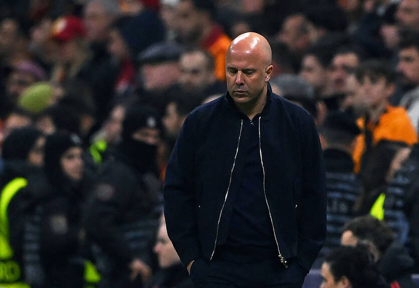 Слот разобрал ошибки Ливерпуля после матча с Галатасараем