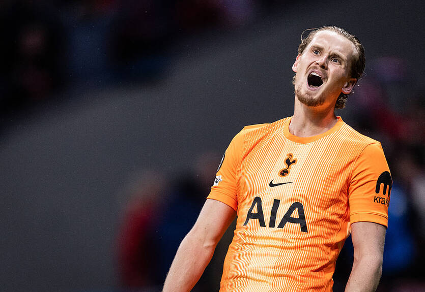 "Невероятная ситуация": Тренер Тоттенхэма объяснил замену вратаря на 17-й минуте матча с Атлетико