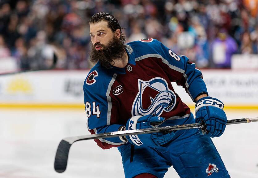 Бернс приблизился к рекорду Кессела по матчам