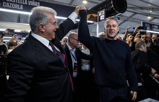 Барселона согласовала новый контракт с главным тренером